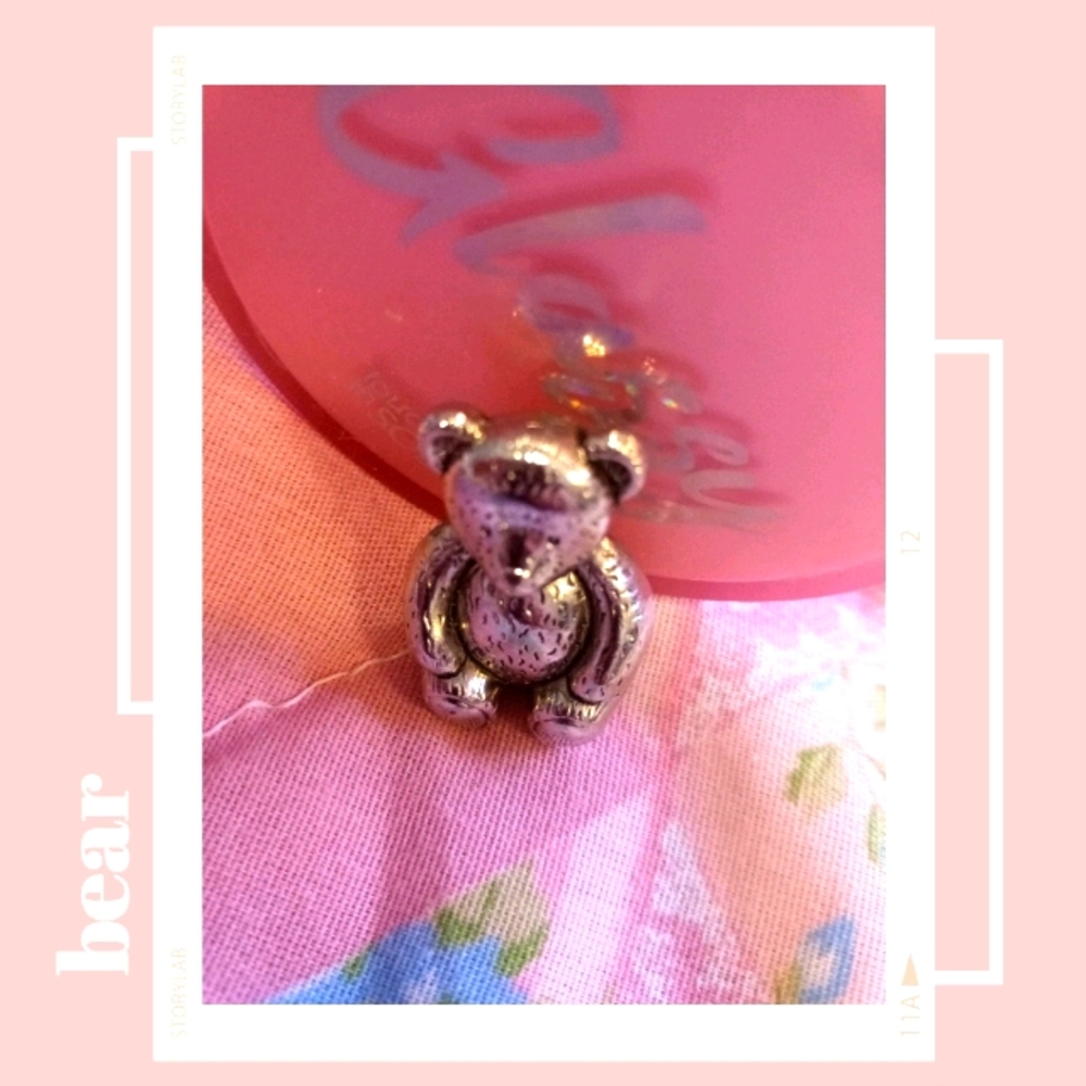 Teddy bear figurine